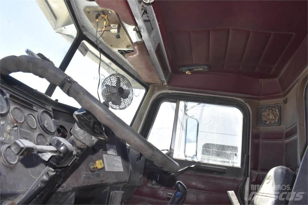 Peterbilt 357 Грузовики-Самосвалы
