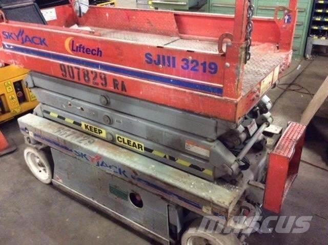 SkyJack SJIII3219 Ножничные подъемники