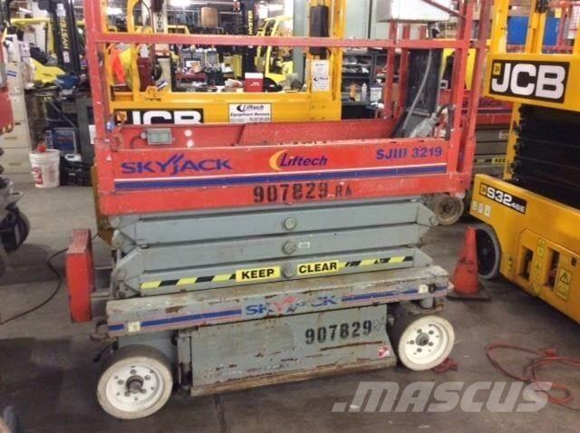 SkyJack SJIII3219 Ножничные подъемники