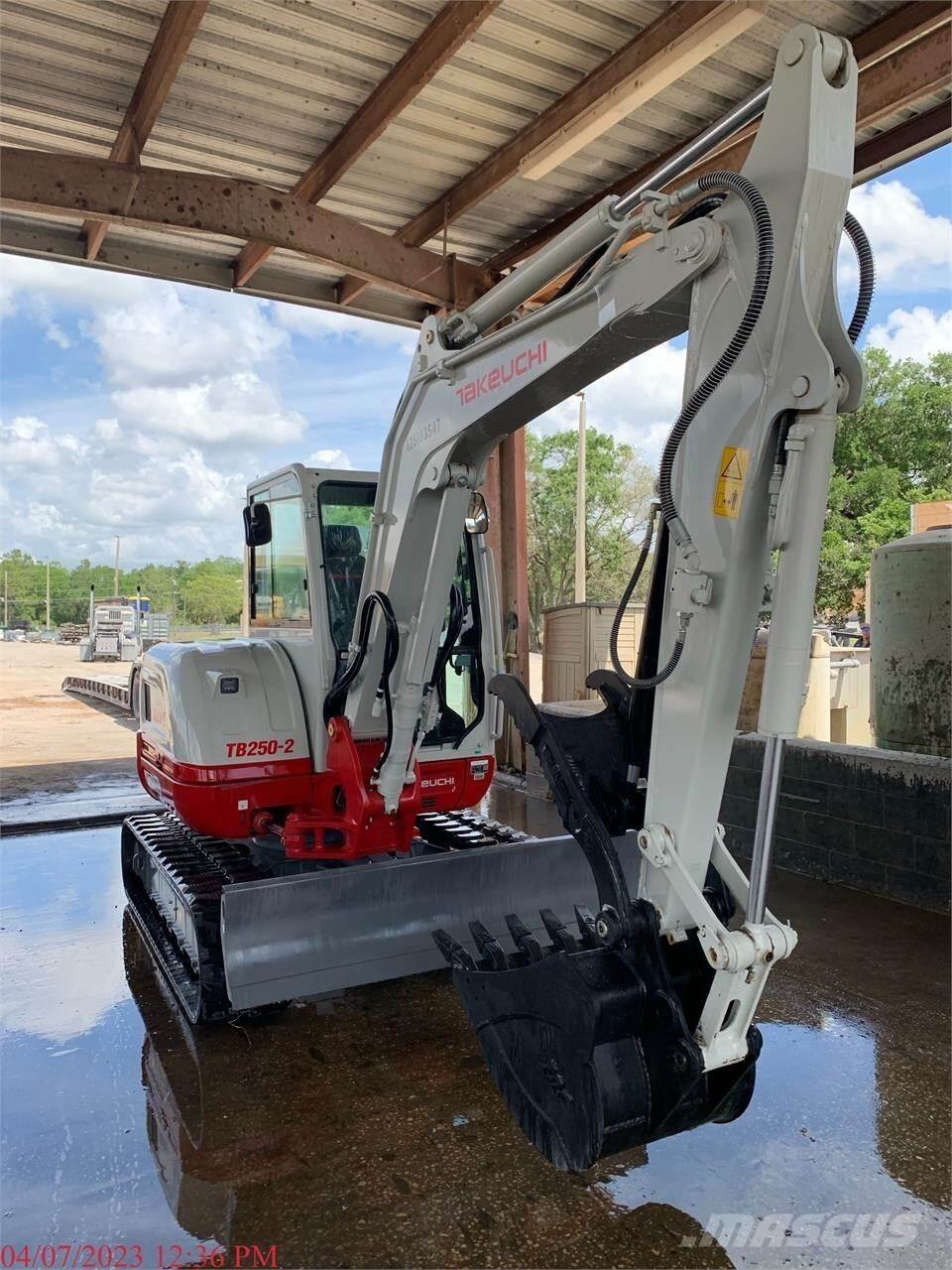 Takeuchi TB250-2 Мини-экскаваторы