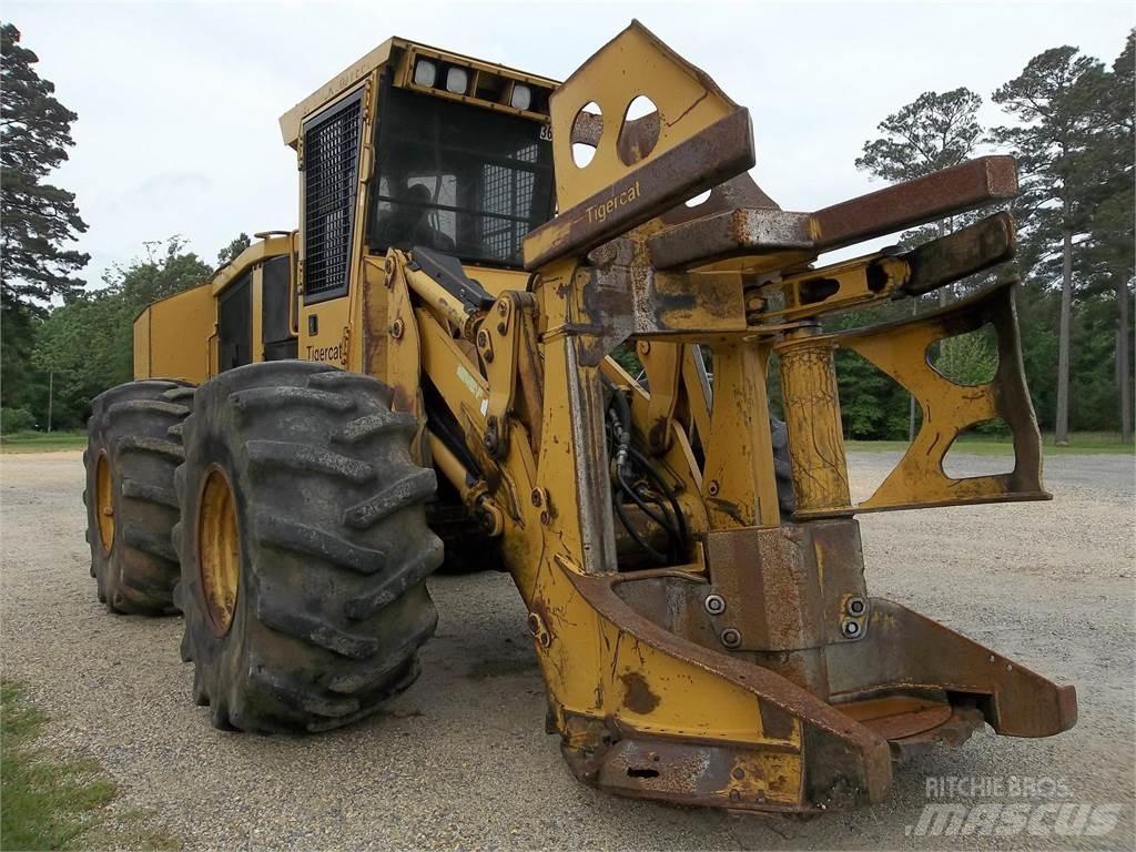 Tigercat 718E Валочно-пакетирующие машины