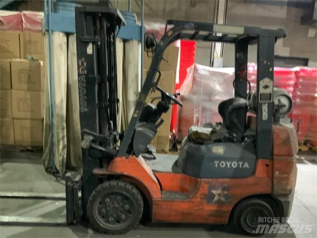 Toyota 7FGCU25 Другие складские механизмы
