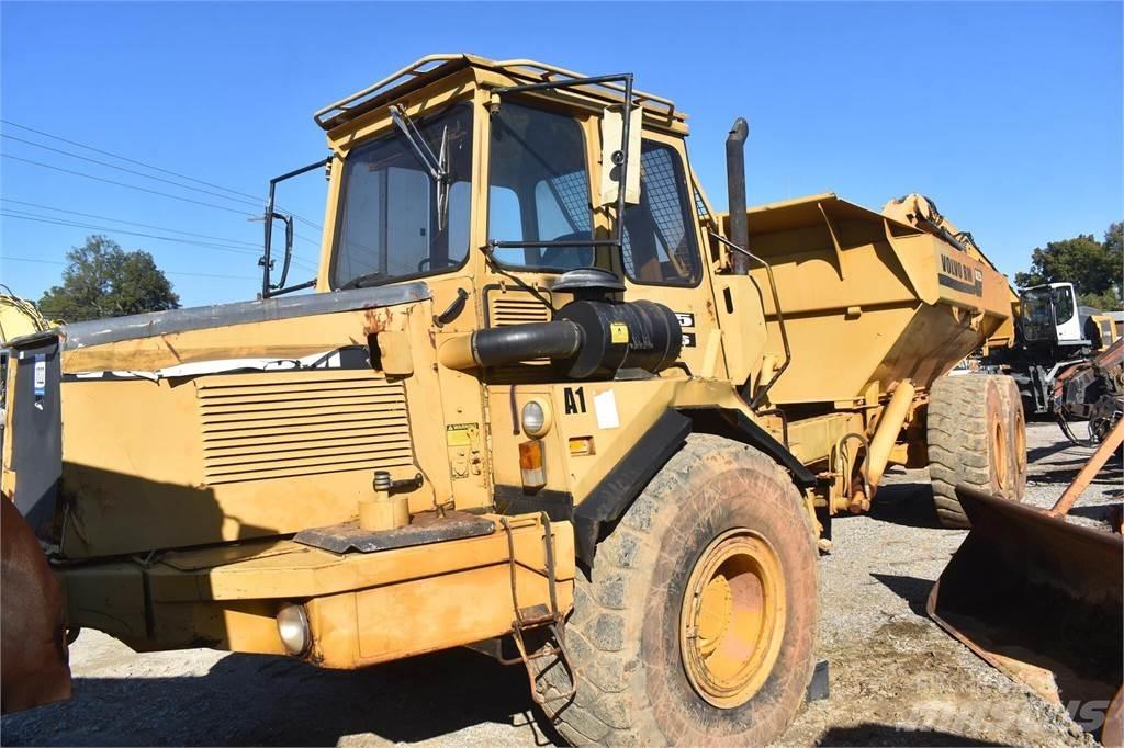 Volvo A25 Шарнирно-сочленённые самосвалы