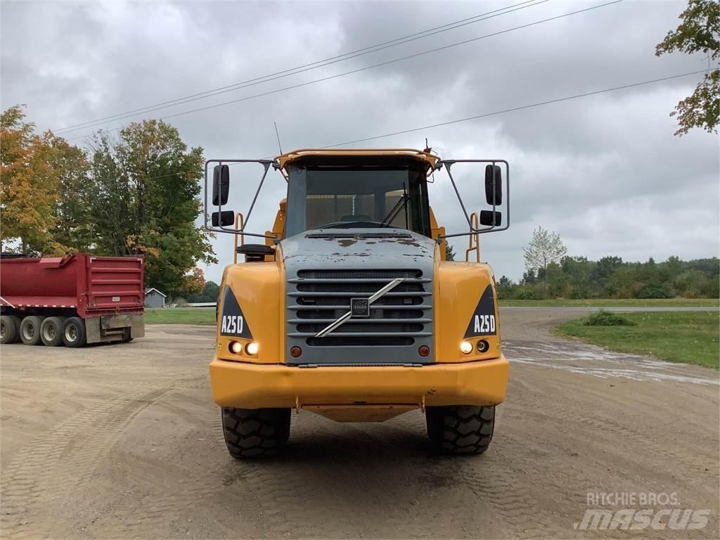 Volvo A25D Шарнирно-сочленённые самосвалы