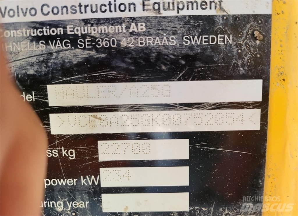 Volvo A25G Шарнирно-сочленённые самосвалы