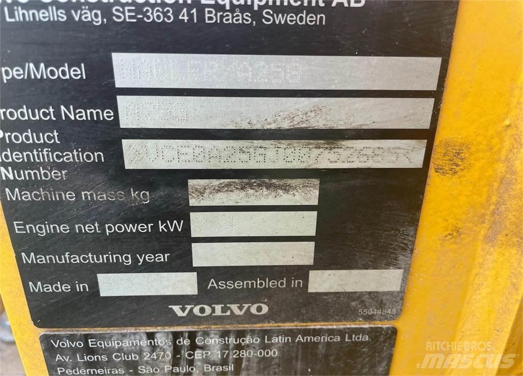 Volvo A25G Шарнирно-сочленённые самосвалы