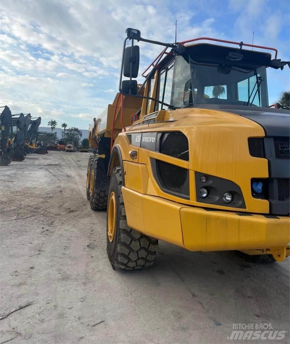 Volvo A25G Шарнирно-сочленённые самосвалы
