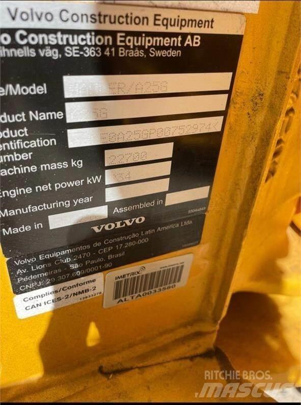 Volvo A25G Шарнирно-сочленённые самосвалы