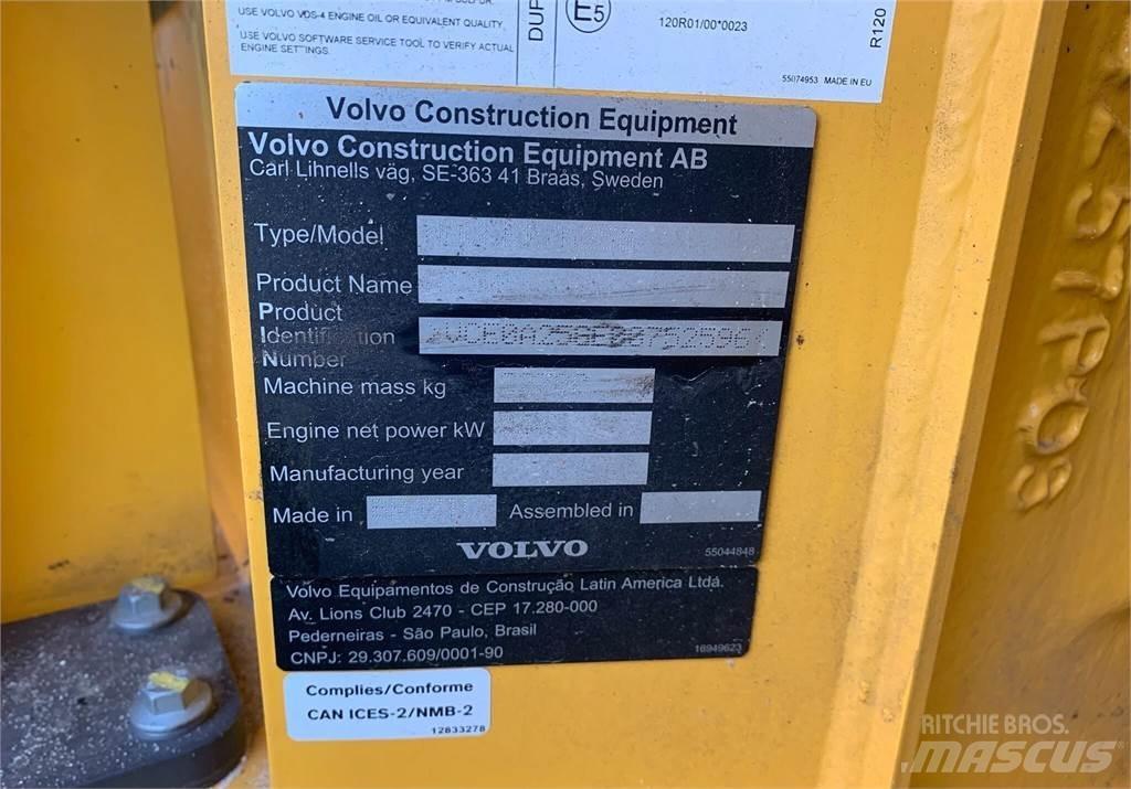 Volvo A25G Шарнирно-сочленённые самосвалы
