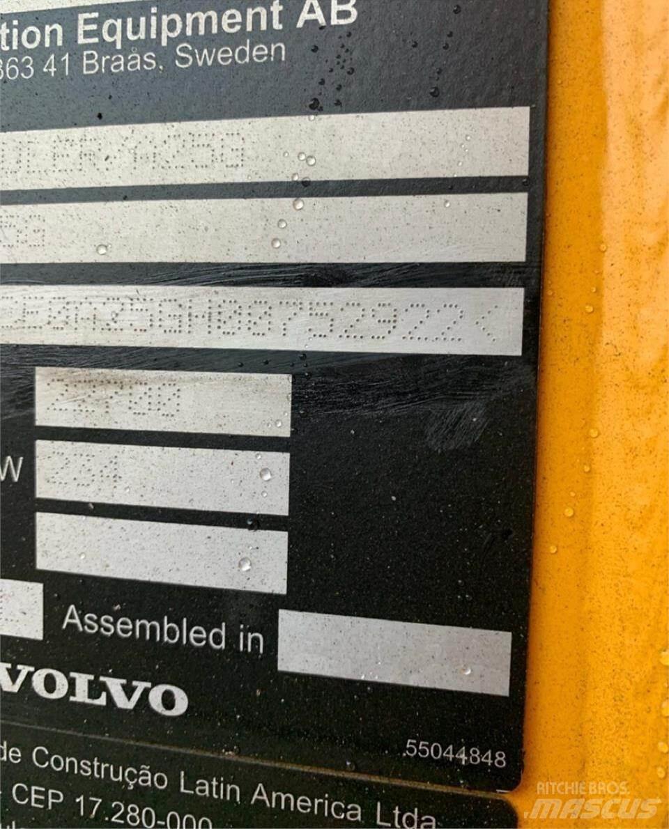 Volvo A25G Шарнирно-сочленённые самосвалы