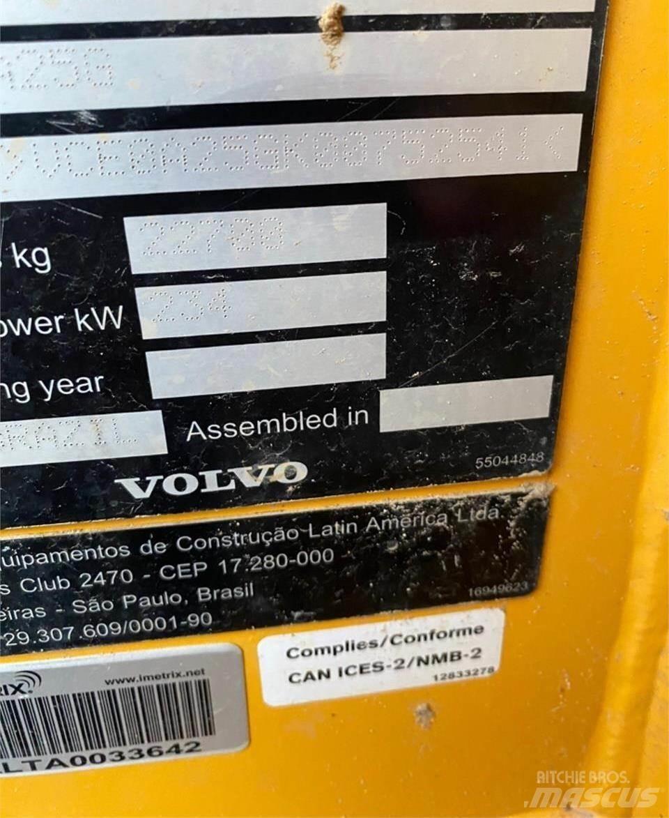Volvo A25G Шарнирно-сочленённые самосвалы