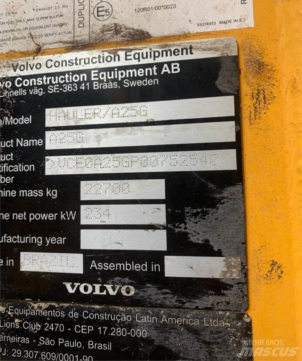 Volvo A25G Шарнирно-сочленённые самосвалы