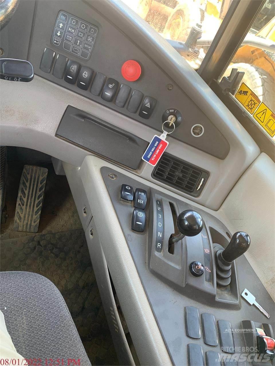 Volvo A30G Шарнирно-сочленённые самосвалы