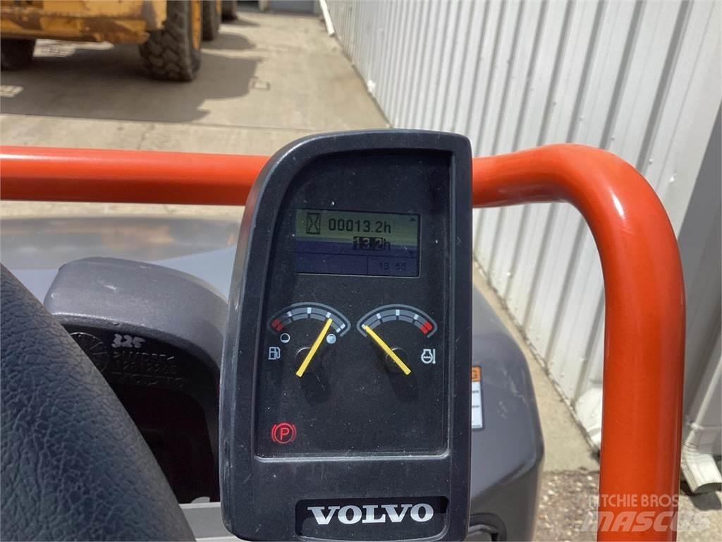 Volvo DD30B Катки тротуарные