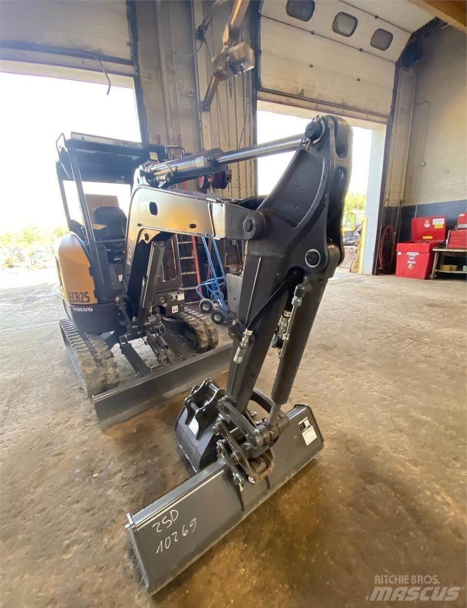 Volvo ECR25D Мини-экскаваторы