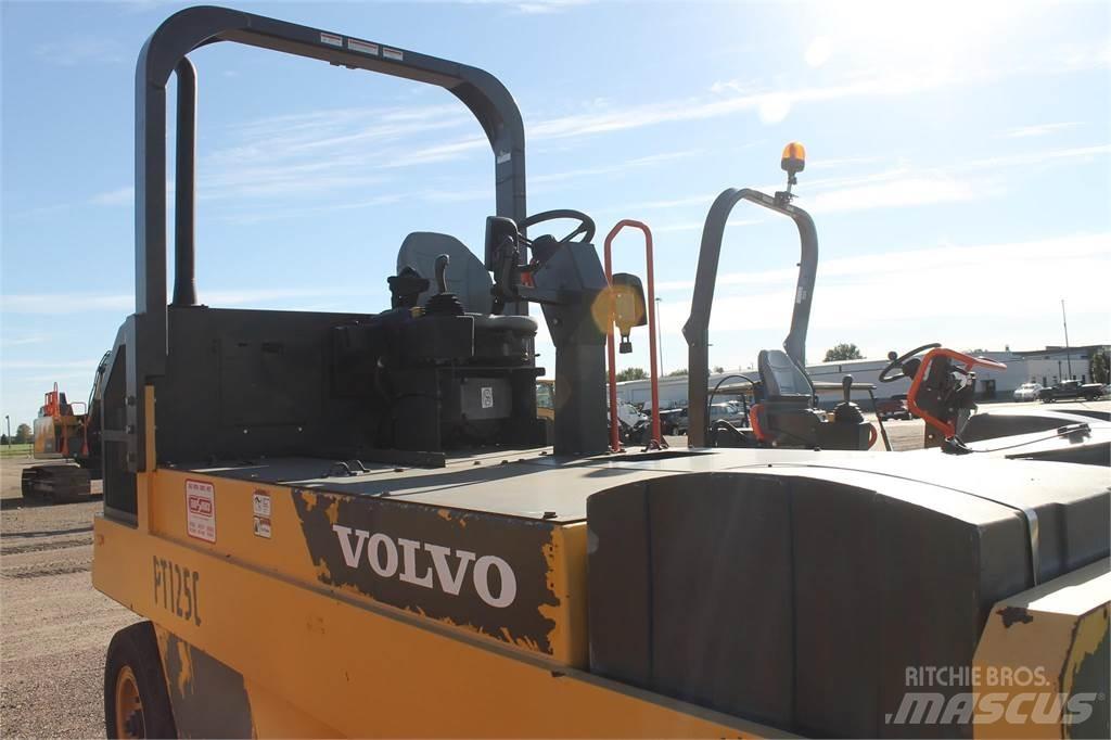 Volvo PT125C Пневматические катки
