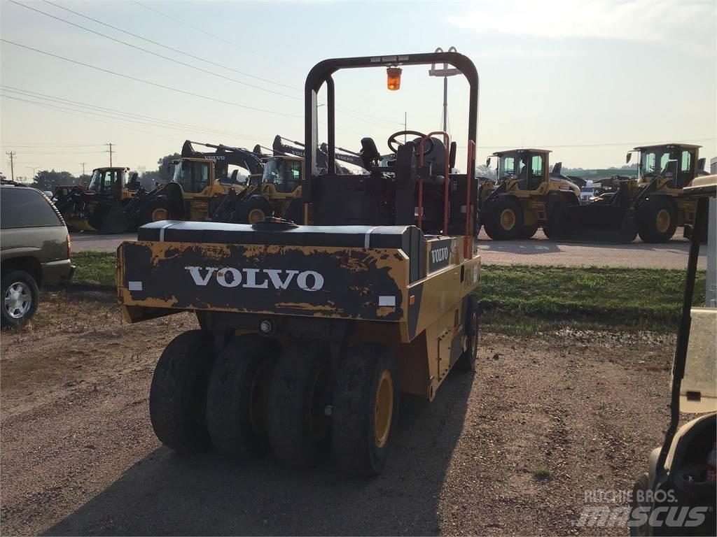 Volvo PT125C Пневматические катки