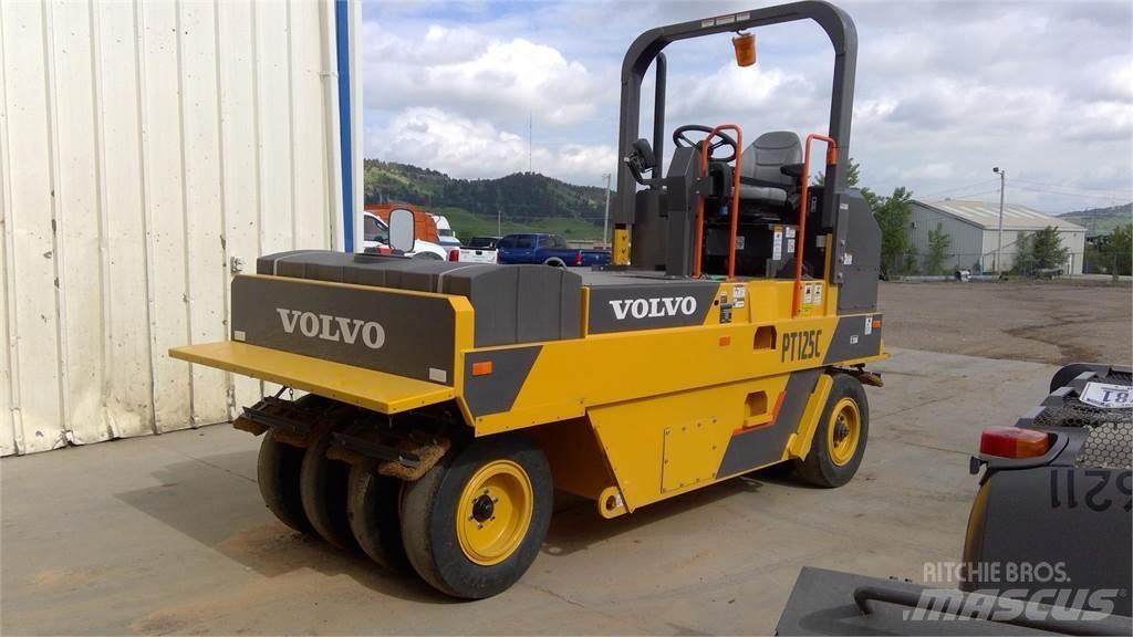Volvo PT125C Пневматические катки