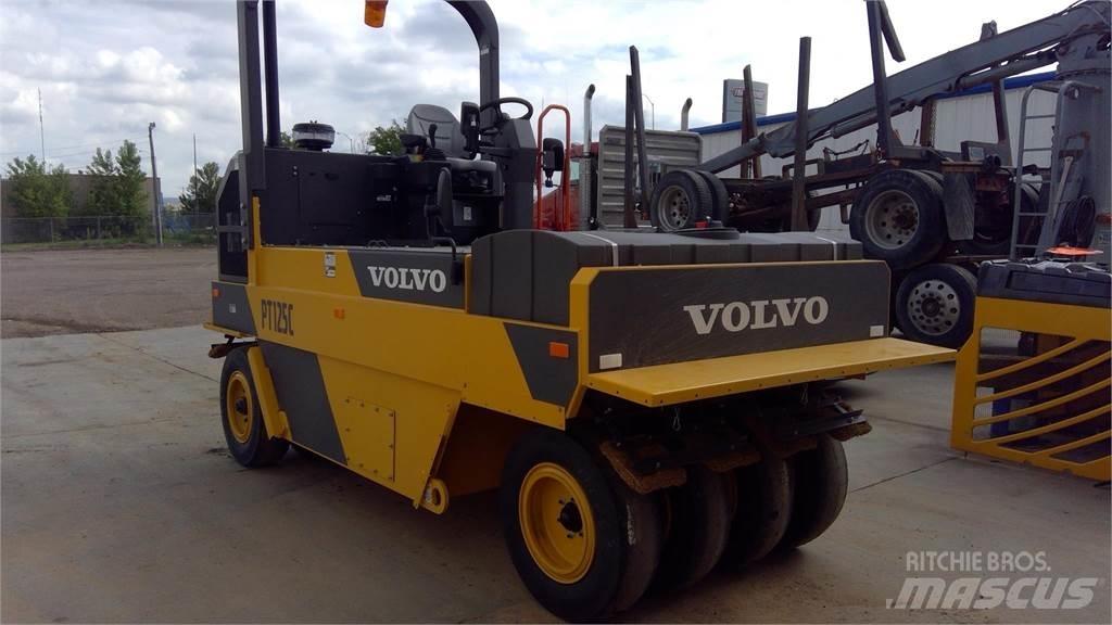 Volvo PT125C Пневматические катки