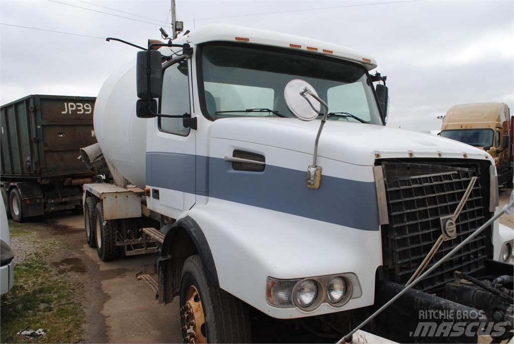 Volvo VHD64B200 Автобетоносмесители