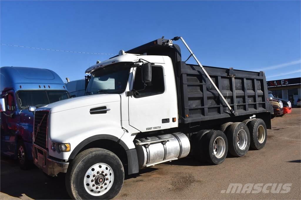Volvo VHD64F200 Грузовики-Самосвалы