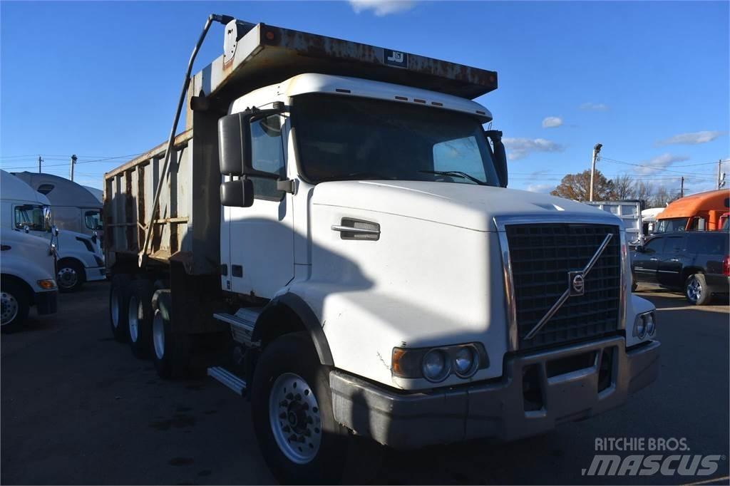 Volvo VHD84B200 Грузовики-Самосвалы