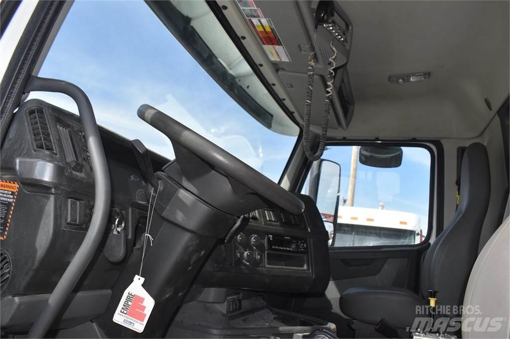 Volvo VHD84B300 Грузовики-Самосвалы