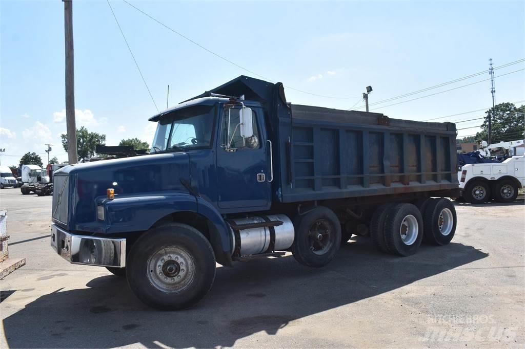 Volvo WG64T Грузовики-Самосвалы