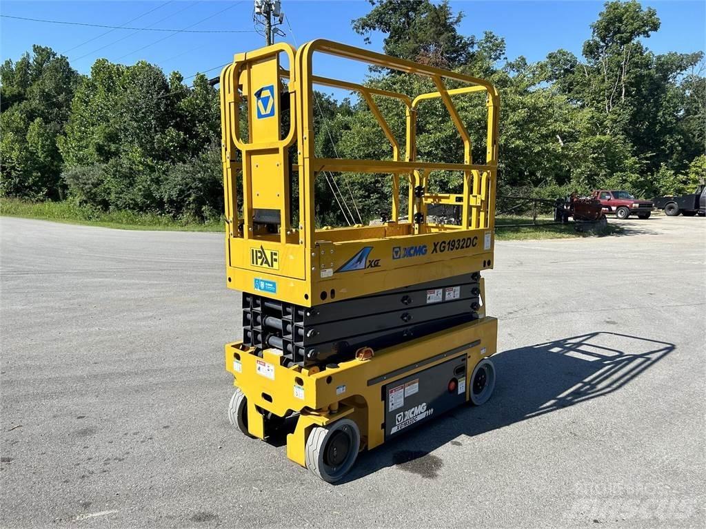 XCMG XG1932DC Ножничные подъемники