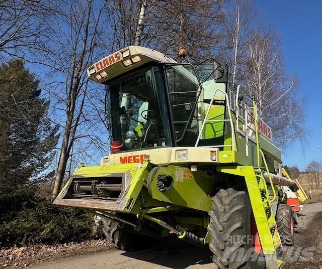 CLAAS Mega 208 Зерноуборочные комбайны