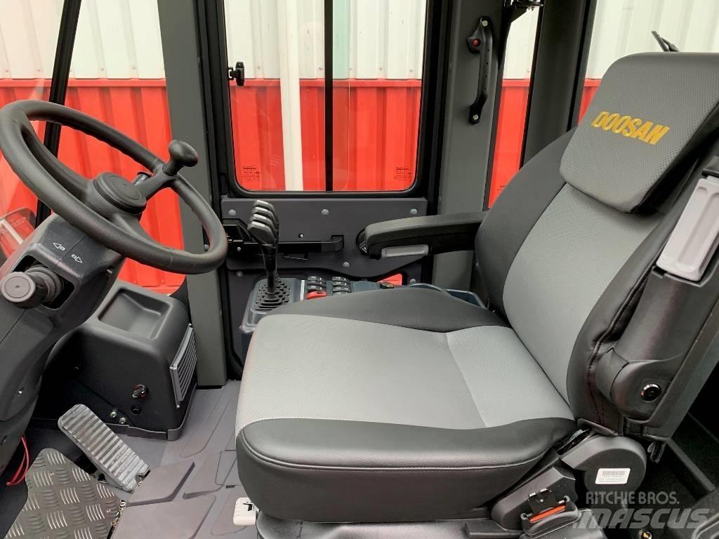 Doosan D160S-7 Дизельные погрузчики