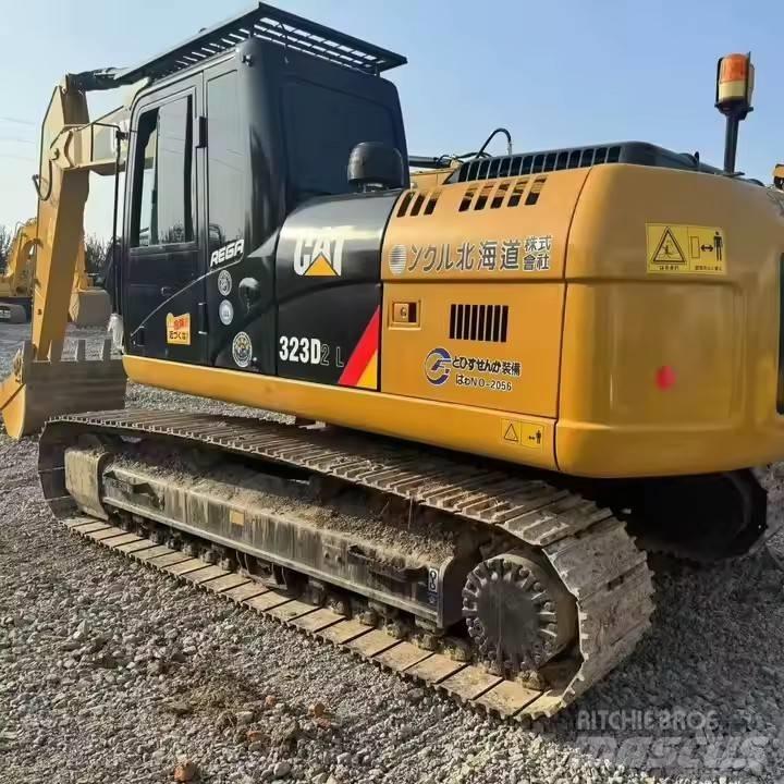 CAT CAT323D2L Гусеничные экскаваторы