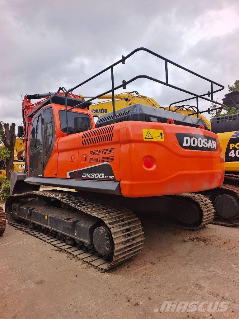 Doosan DX 300 Гусеничные экскаваторы