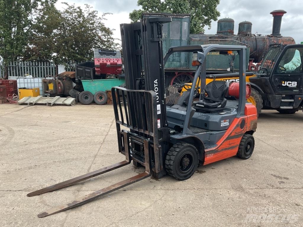 Toyota 02-8FGF25 Газовые погрузчики