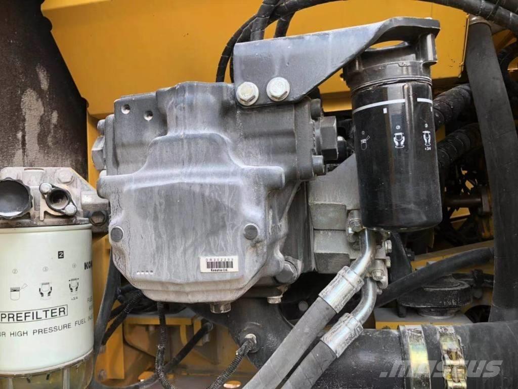 Komatsu 200-8 Гусеничные экскаваторы