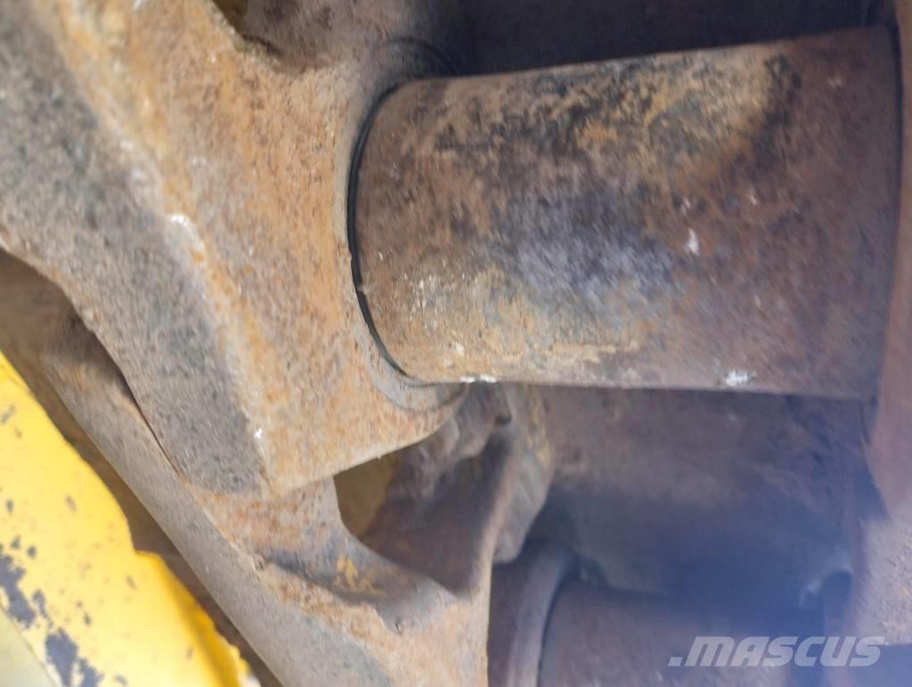 Komatsu D61PX-24EO Гусеничные бульдозеры