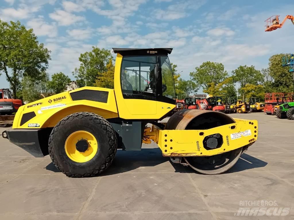 Bomag BW 213 D-5 Уплотнители грунта