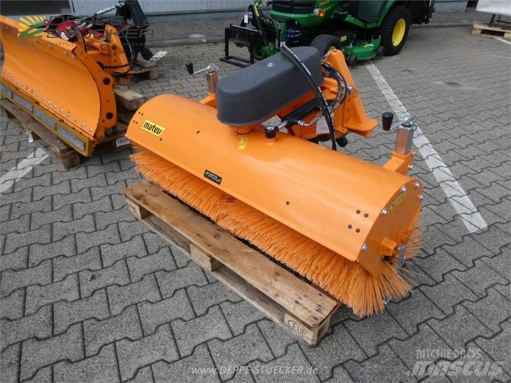 John Deere X950R Коммунальные тракторы