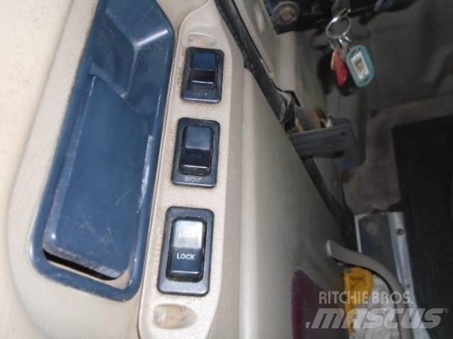International 9200 i Грузовики-Самосвалы