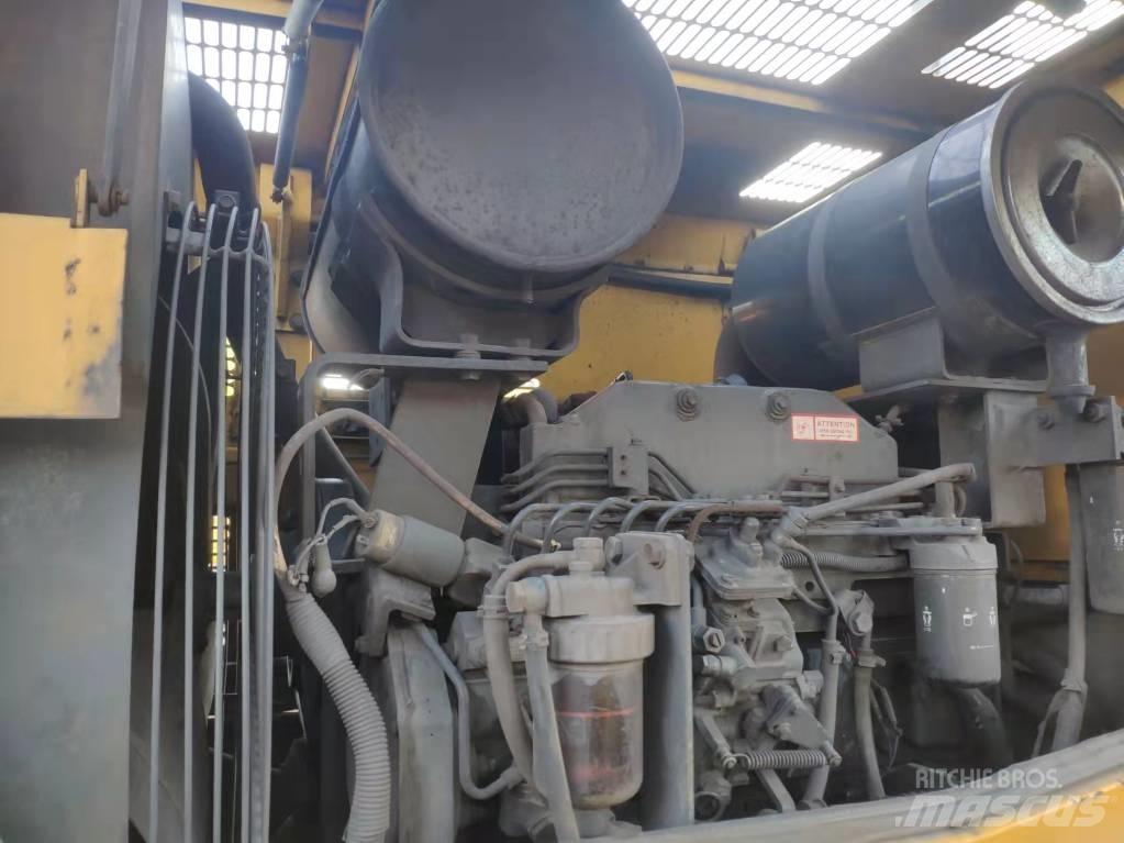 Komatsu WA 320-3 Фронтальные погрузчики