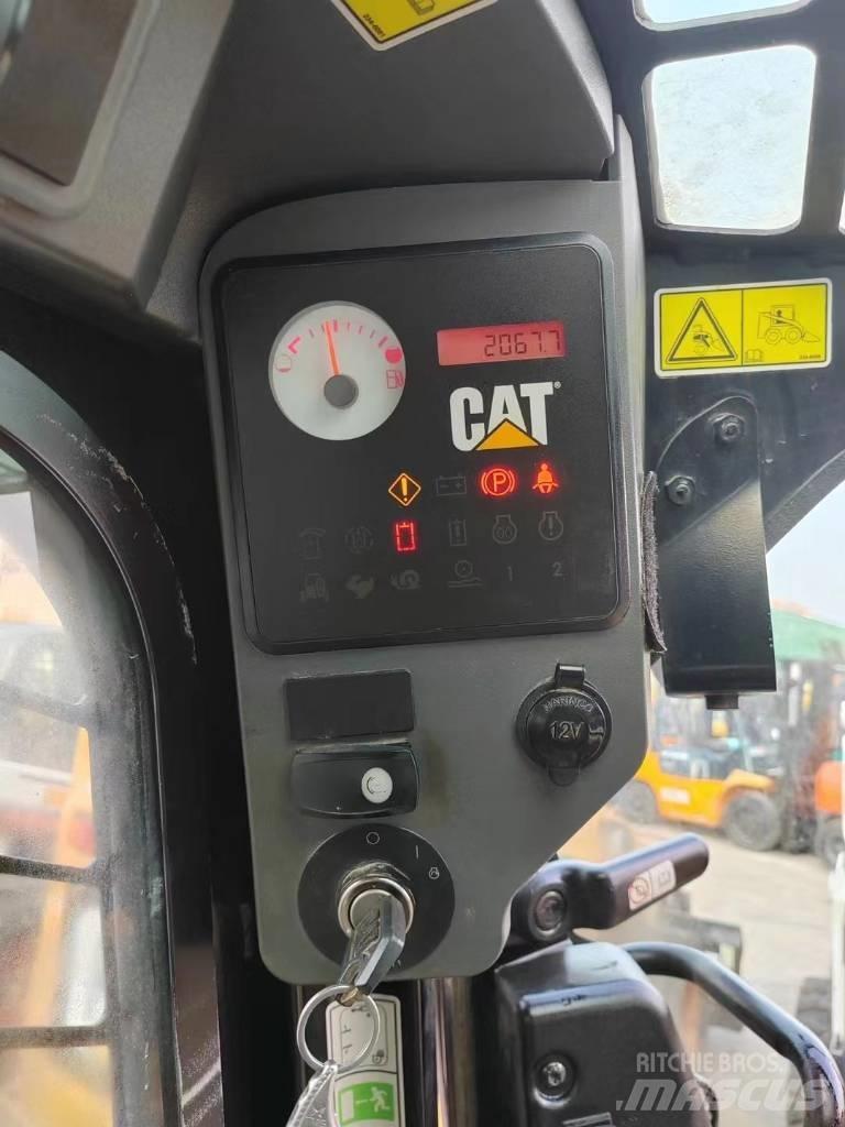 CAT 246 C Мини-погрузчики