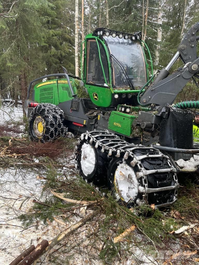 John Deere 1070 G Харвестеры