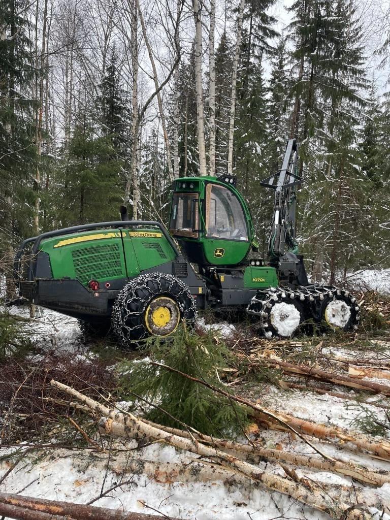 John Deere 1070 G Харвестеры