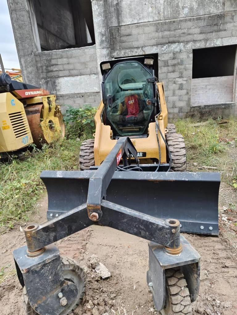 CAT 246C Мини-погрузчики