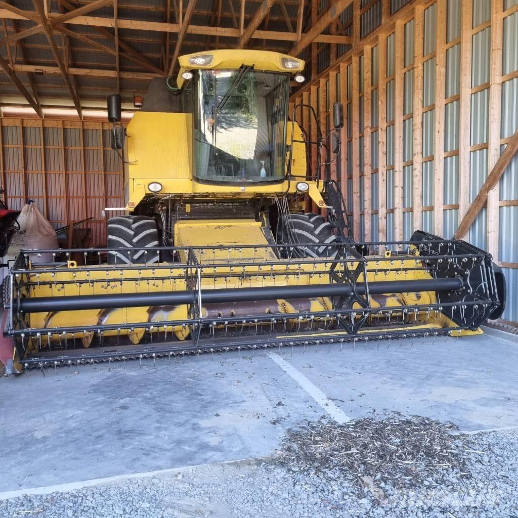 New Holland TC 5070 Зерноуборочные комбайны