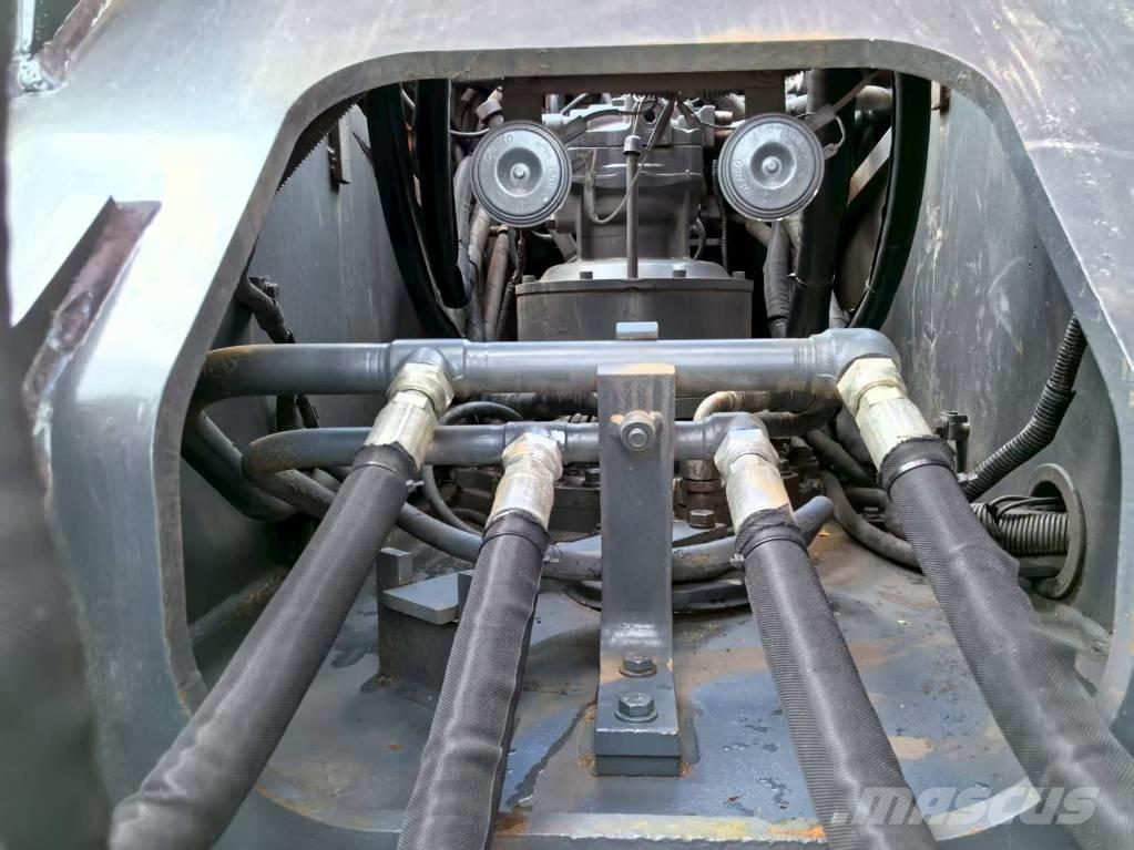 Hitachi ZX 240 HG Гусеничные экскаваторы