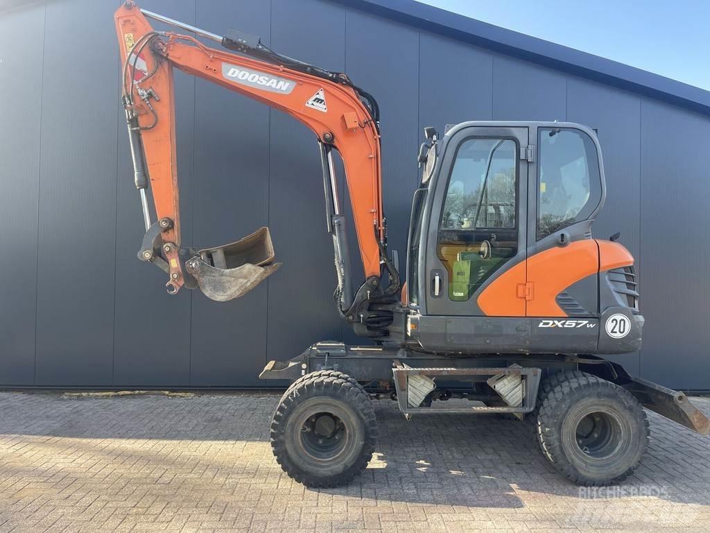 Doosan DX57W Колёсные экскаваторы