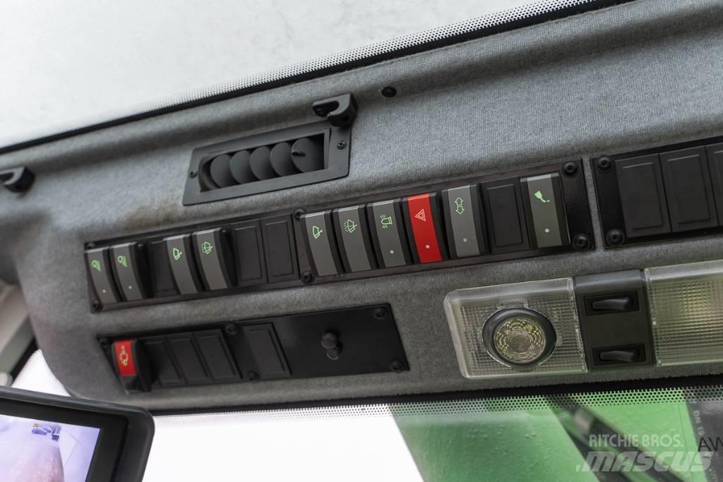 Sennebogen 821 E Колёсные экскаваторы