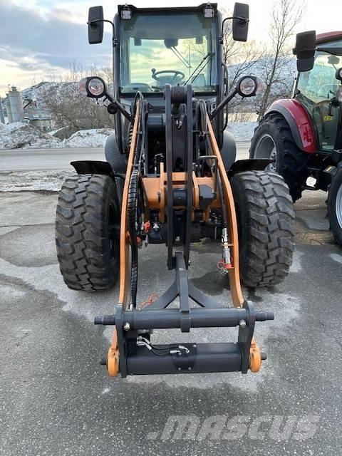 CASE 321 F Evo Фронтальные погрузчики