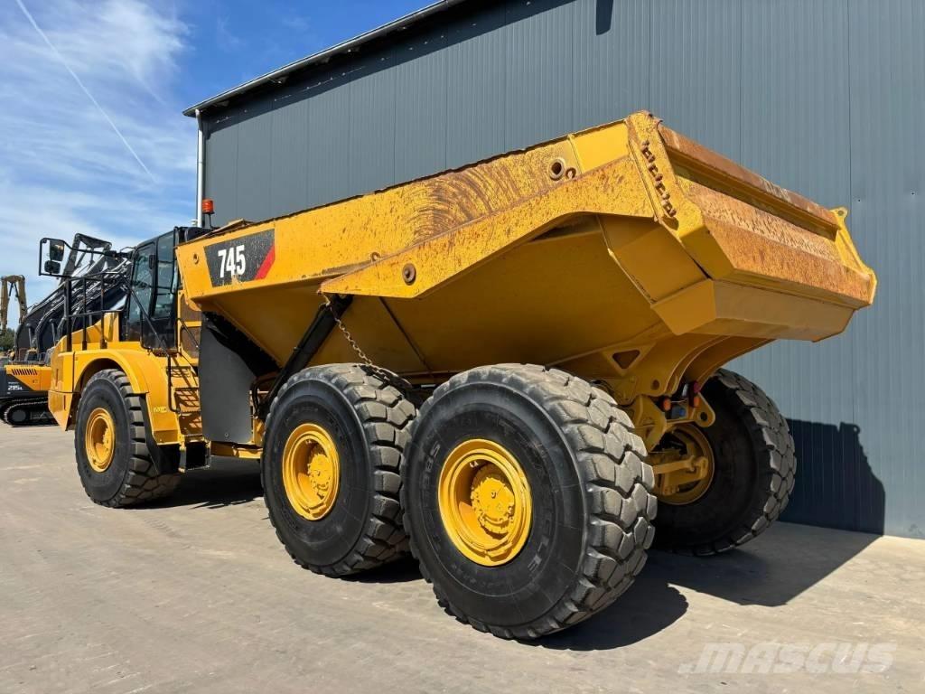 CAT 745 04A Шарнирно-сочленённые самосвалы